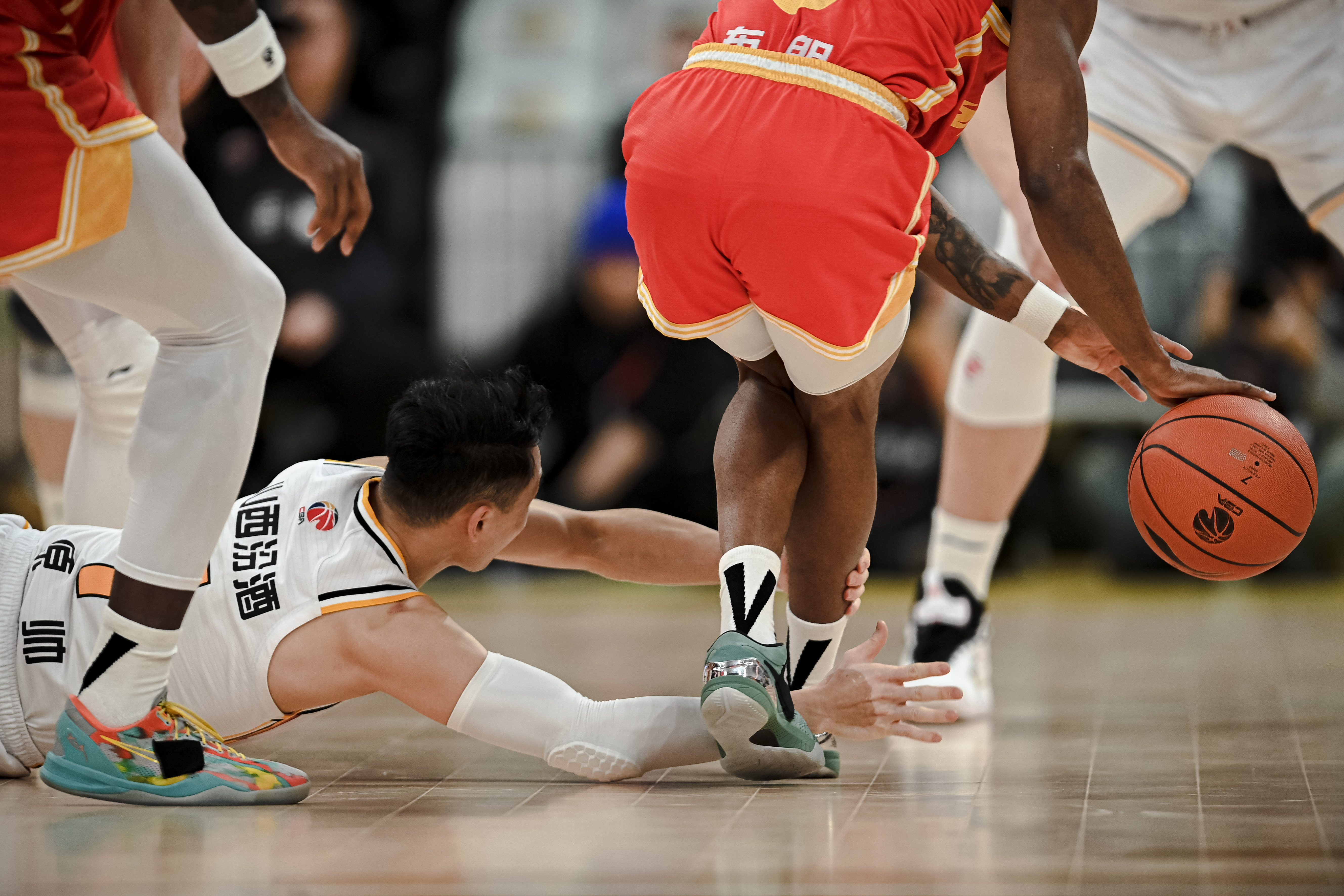 激烈对决令人惊艳，精彩瞬间不容错过的简单介绍