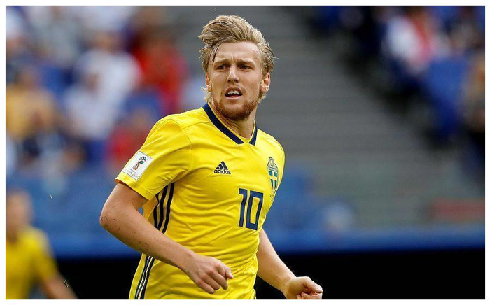 包含瑞典队战绩不俗，晋级下一轮的词条