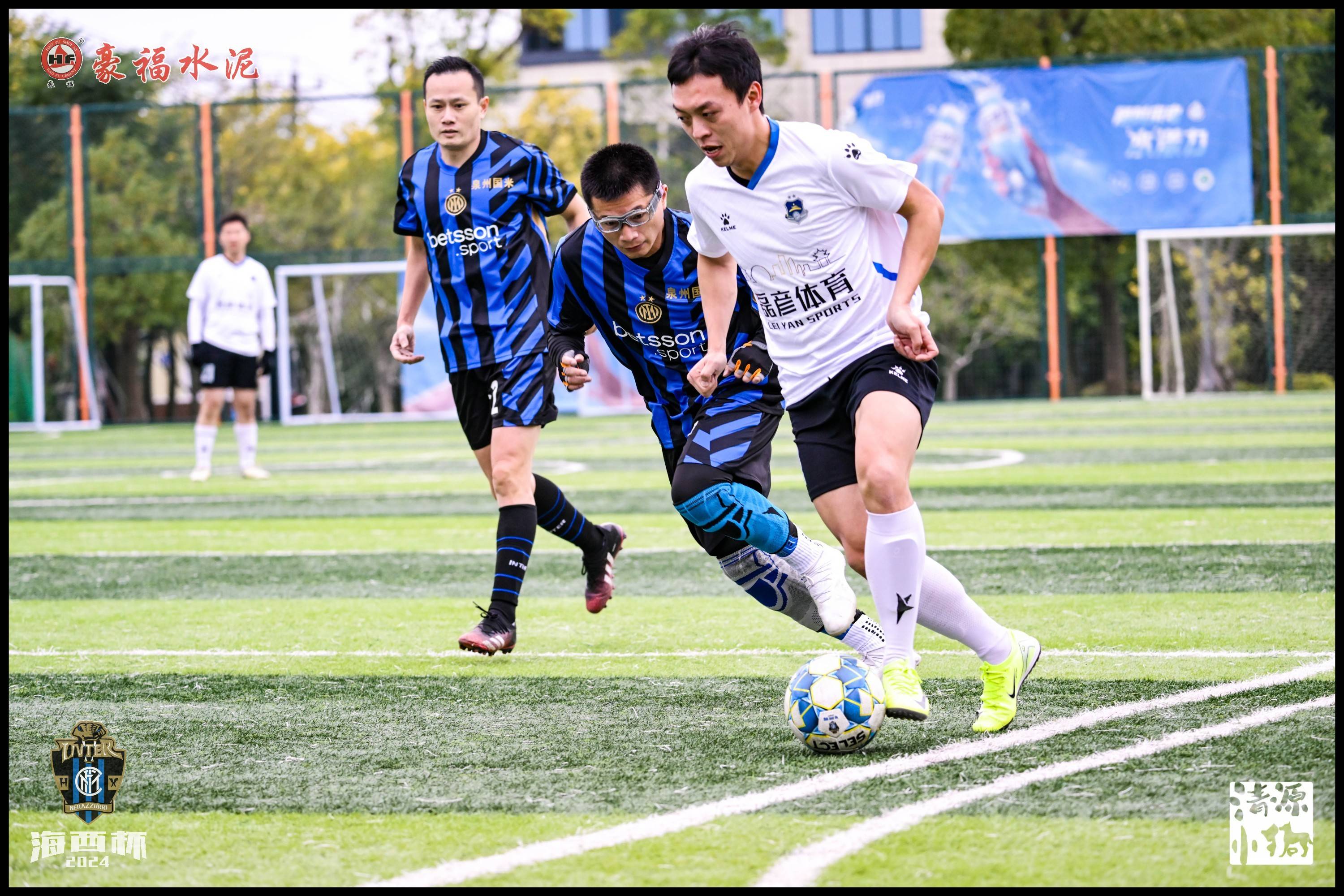 关于顶级足球赛事最新赛况：精彩瞬间回顾，球员风采展示的信息