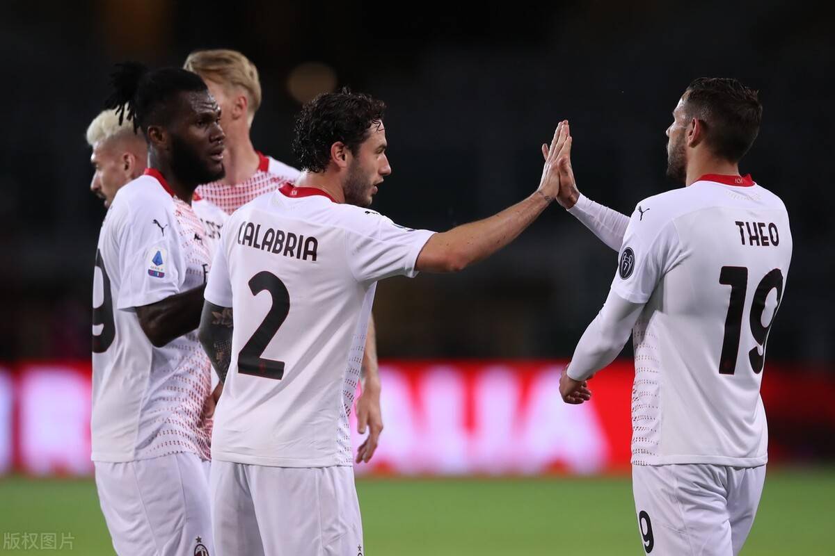 包含洪堡郡客场获胜，取得联赛胜利的词条