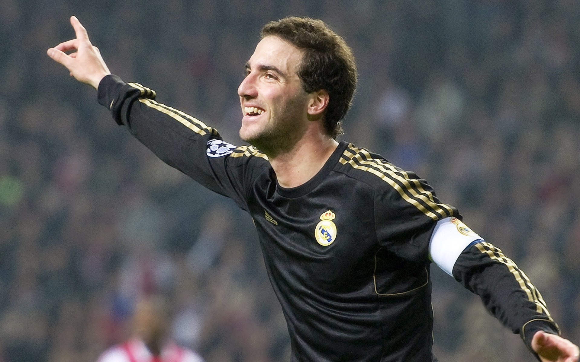 意甲焦点战之夜，厄德高彻底打爆防线