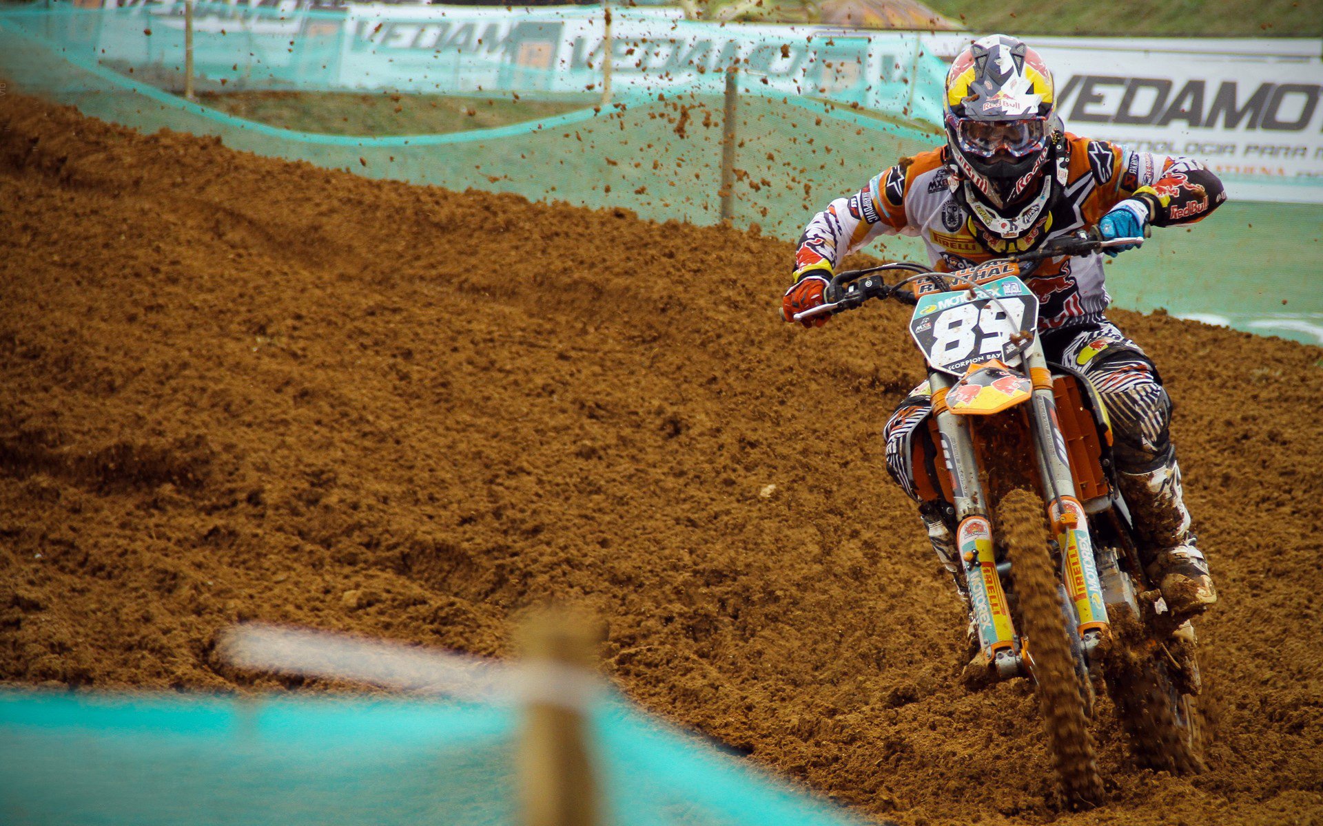 贝恩攻防两端统治，魔术连续得分压制老鹰